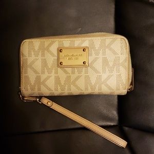 Michael Kors wristlet wallet tan